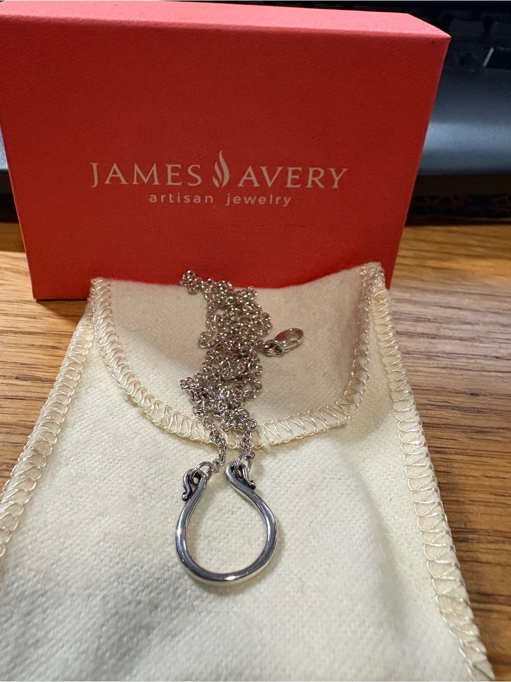 Retired James Avery Silver Horseshoe charm holder necklace 18 inch long